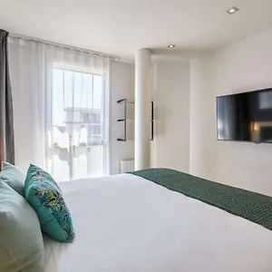 & Adagio Aparthotel